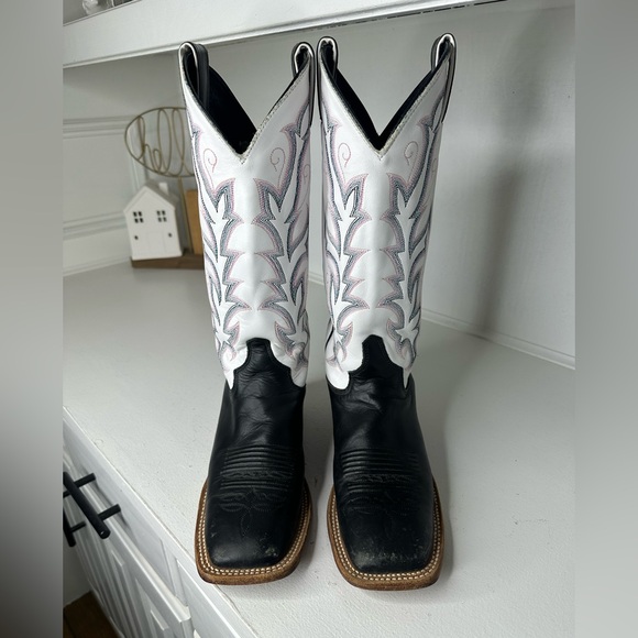 Justin Women’s 6B Black & White Western Cowboy Embroidered Boots Handcrafted USA - Picture 2 of 10